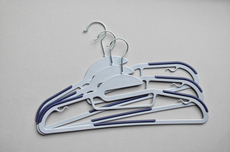 Plastic Hangers with non-slip rubber